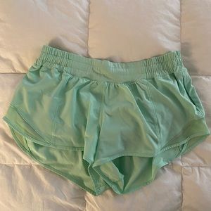Lululemon hotty hot low rise 2.5 inseam short sea foam green